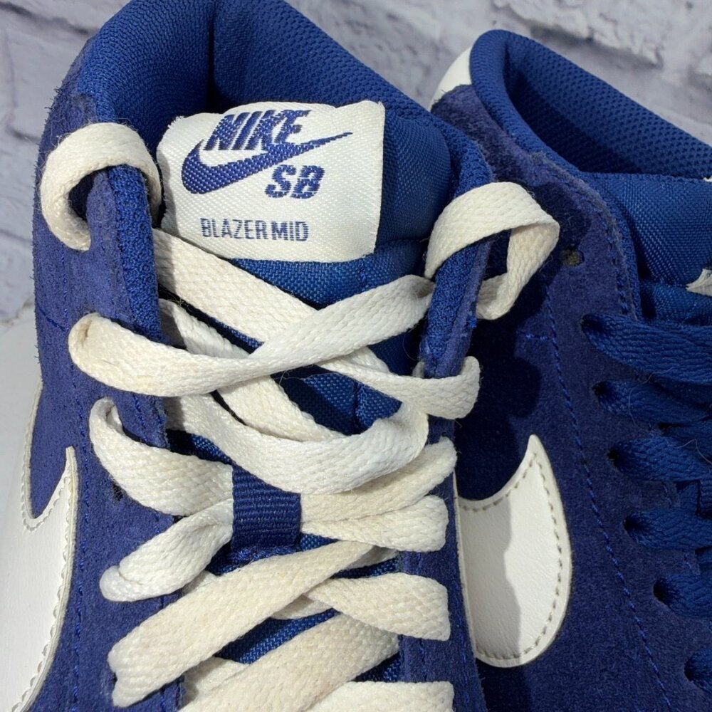 Nike SB Boys Blazer Mid Royal Blue / White Sneaker Size 6 Shoes - Picture 3 of 10